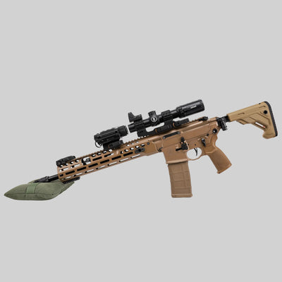 Живе фото: тепловізор InfiRay Rico Micro RH25 у кріпленні DAVIKA TSM-01-QD-38H перед прицілом Bushnell AR Optics на моноблоці MSM-04-QD
